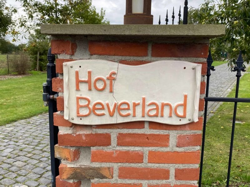 Eingang Hof Beverland