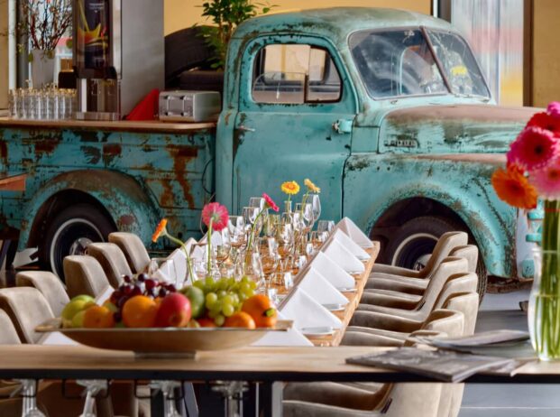 restaurant pick up, gastronomie v8 hotel motorworld region stuttgart