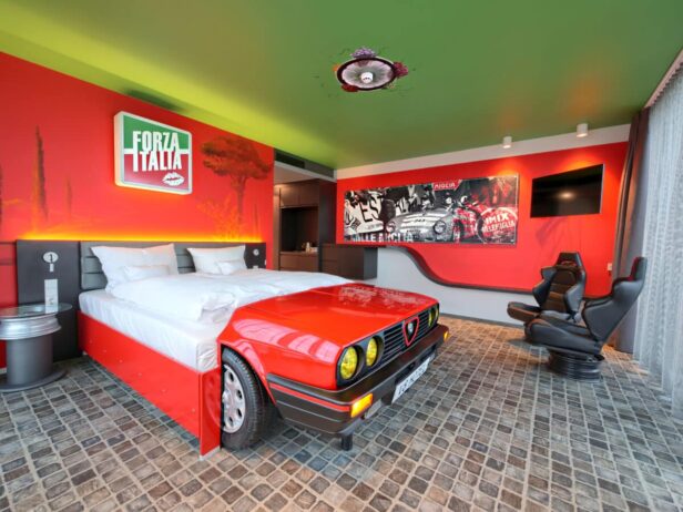 themenzimmer forza italia v8 hotel motorworld region stuttgart