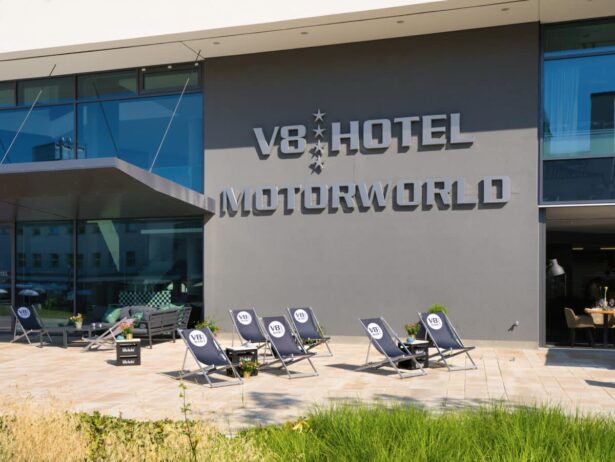 restaurant pick up, gastronomie v8 hotel motorworld region stuttgart